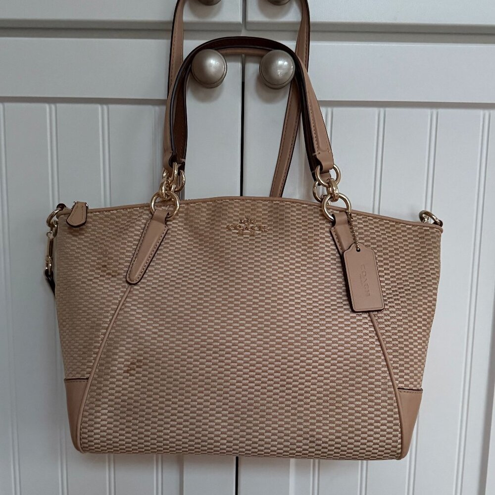Coach Bag Purse Used Great condition. Crossbody or handles.